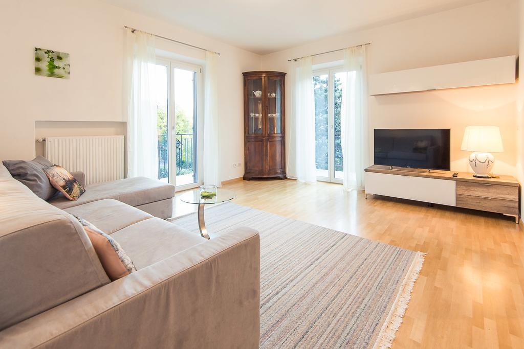 Haus Dorfblick Apartment Caldaro Exterior photo